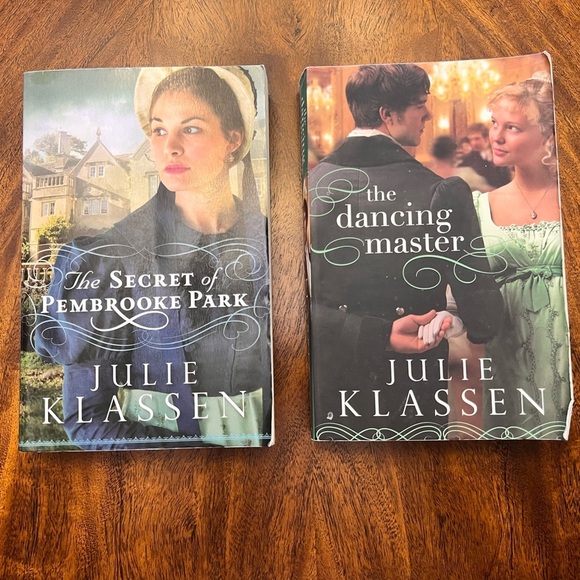 📚Book Set📚
Julie Klassen The Secret of Pembrooke Park & The Dancing Master - Picture 1 of 2